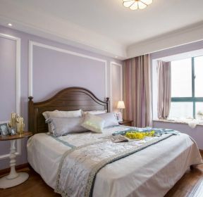 采用湖南龙腾石膏线条围绕天花板做的吊顶